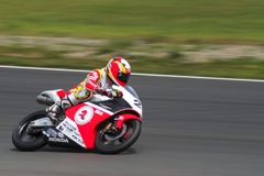 J-GP3 レーシングチームハニービー