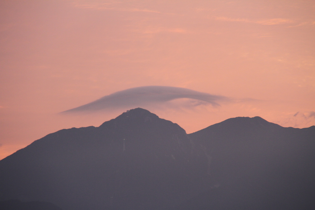 御在所山の傘雲