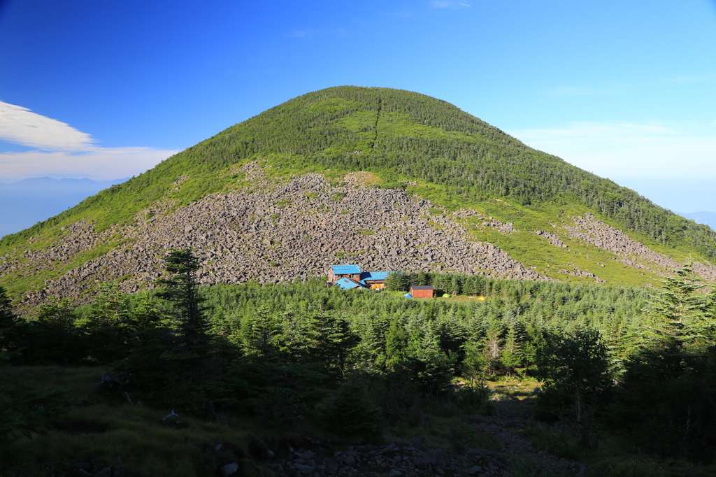 ブルーな青年小屋