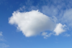 空に浮く