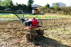 小さな耕運機