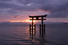 白髭神社冬の朝