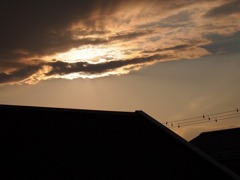 バイバイ、雷雲。こんにちは、おひさま。