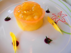 旅の最初の楽しみ。機内食。