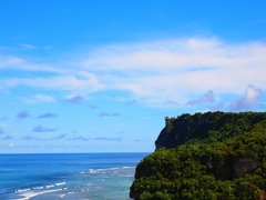 遠くに見える恋人岬