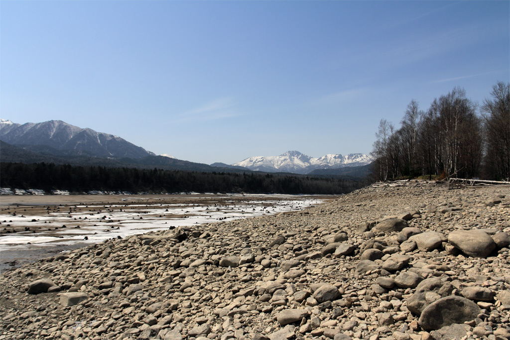 早春のニベソツ山