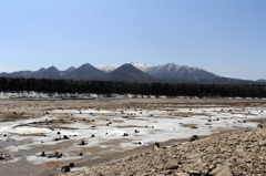 早春のウペペサンケ山