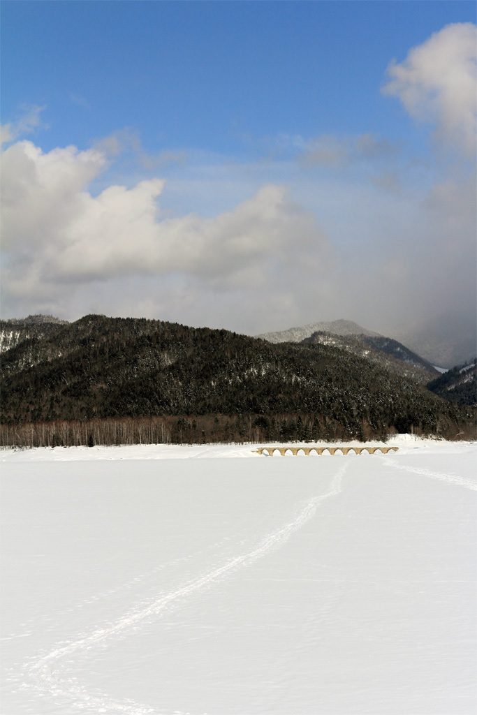 タウシュベツ川橋梁遠景
