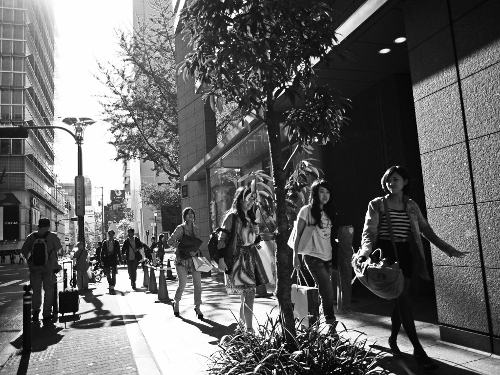 街はすっかり春