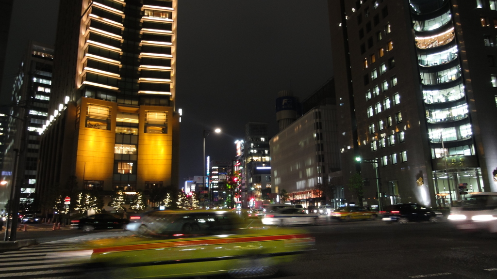 夜景　交差点