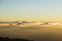 頚城三山の朝（焼山・妙高・火打）