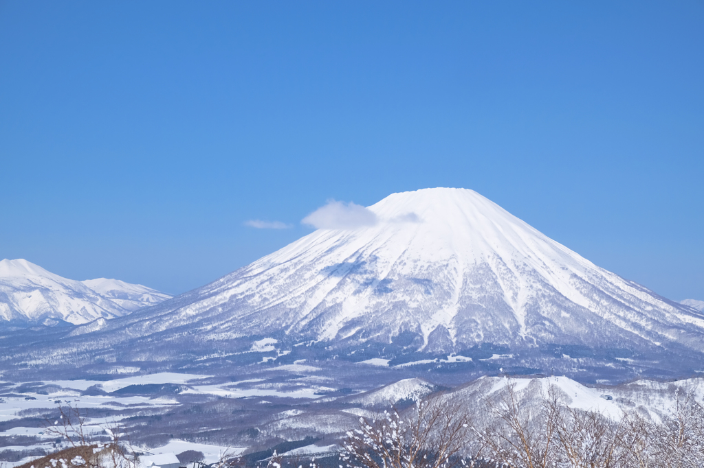 ルスツから見える山