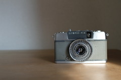 OLYMPUS-PEN