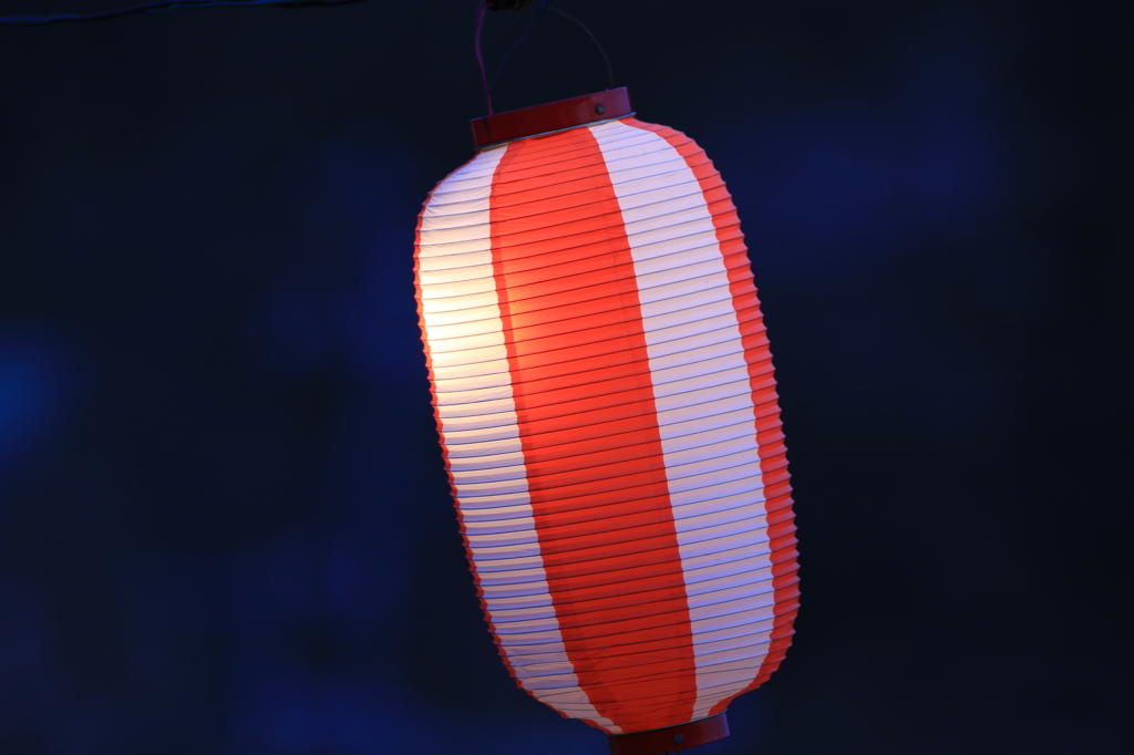 浮かぶ灯