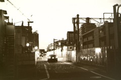 調布 東側から旧駅舎を望む