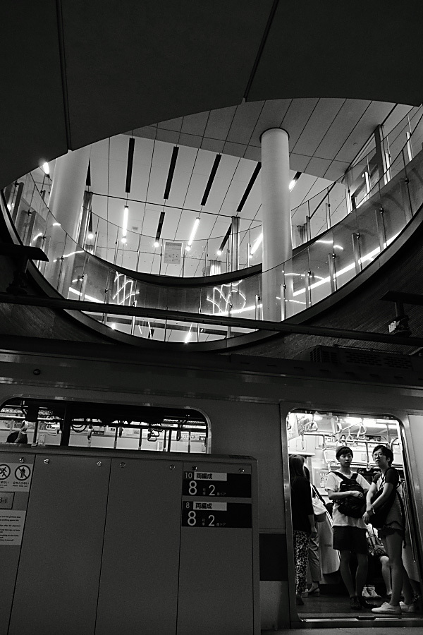 副都心線渋谷駅プラットホーム