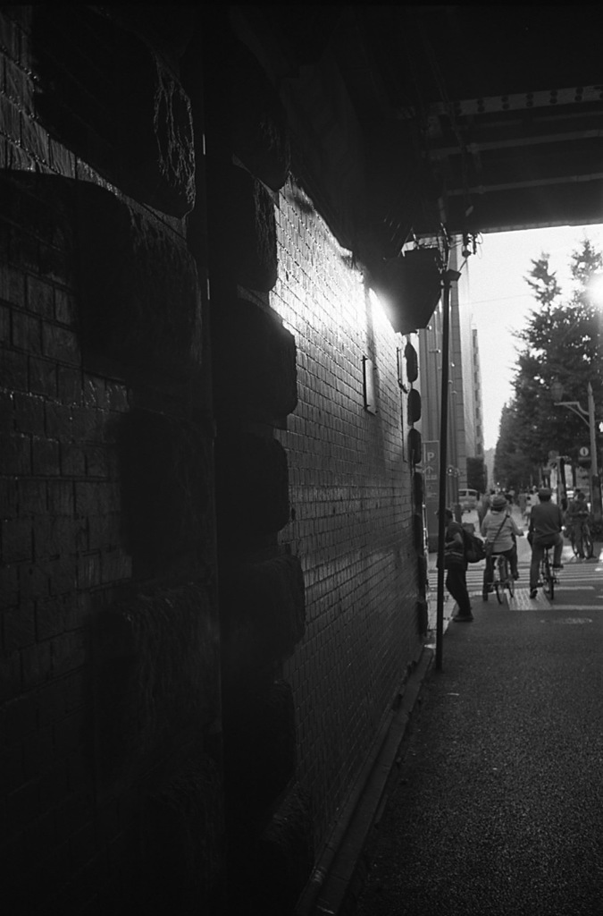 鍛治橋通り ガード下