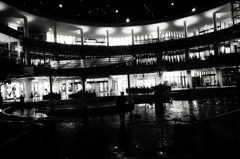 鴨居の商業施設