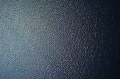 青