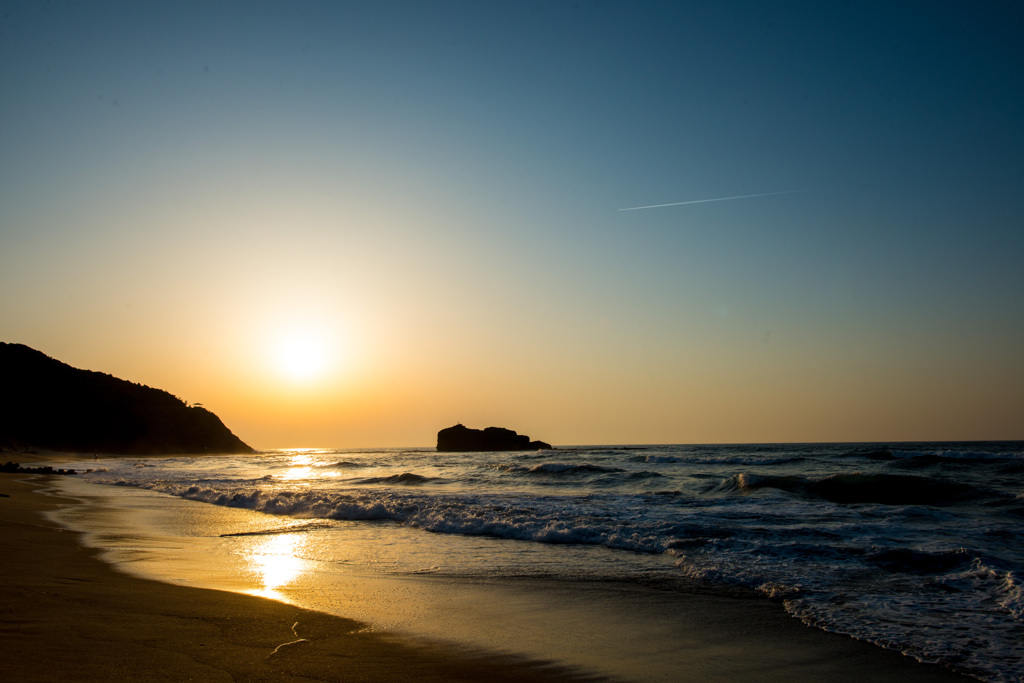 白兎海岸に落つ