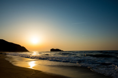 白兎海岸に落つ