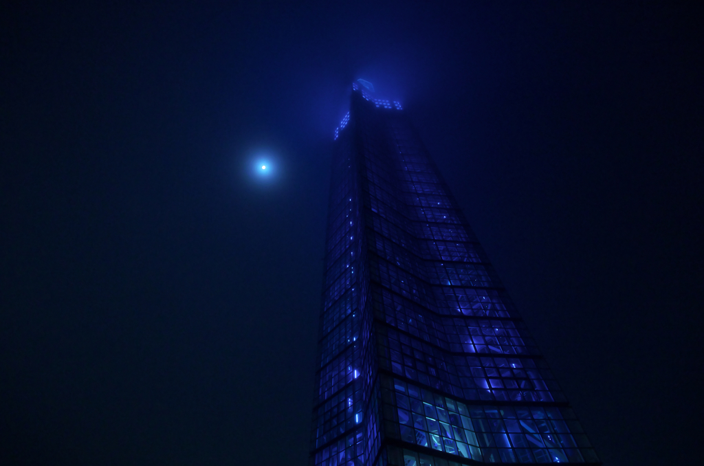夜霧のポートタワーセリオン