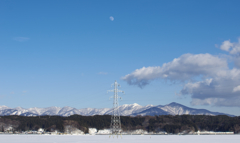 太平山と昼のお月さん