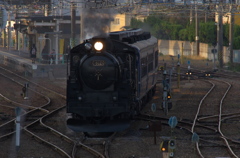 土崎駅を出るC-61