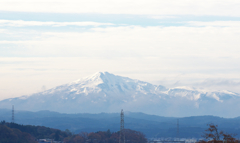 雪化粧の鳥海山（秋田県側より）・・・・11月5日