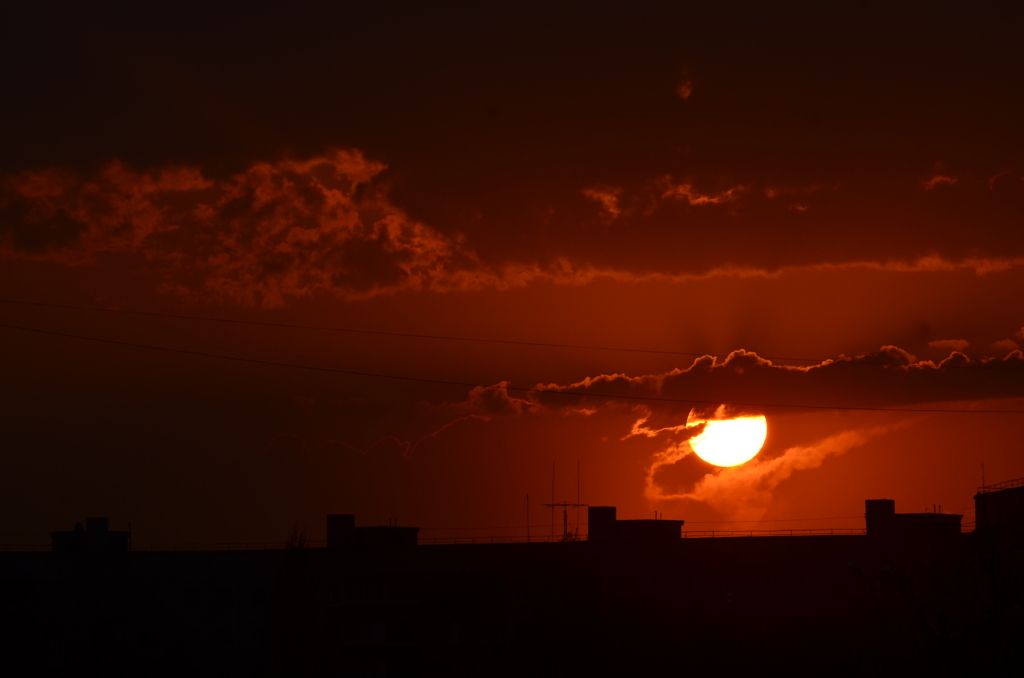 街に沈む夕日