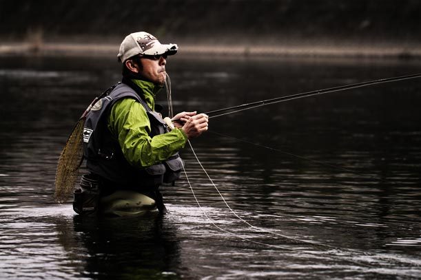 flyfisher in nagaragawa