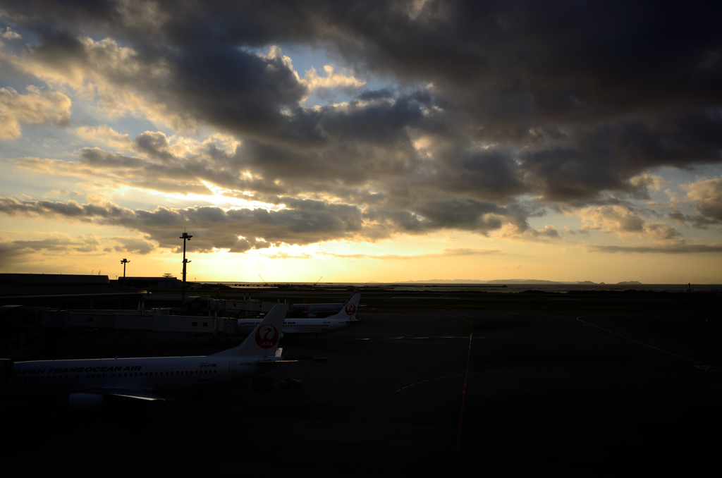 那覇の秋空