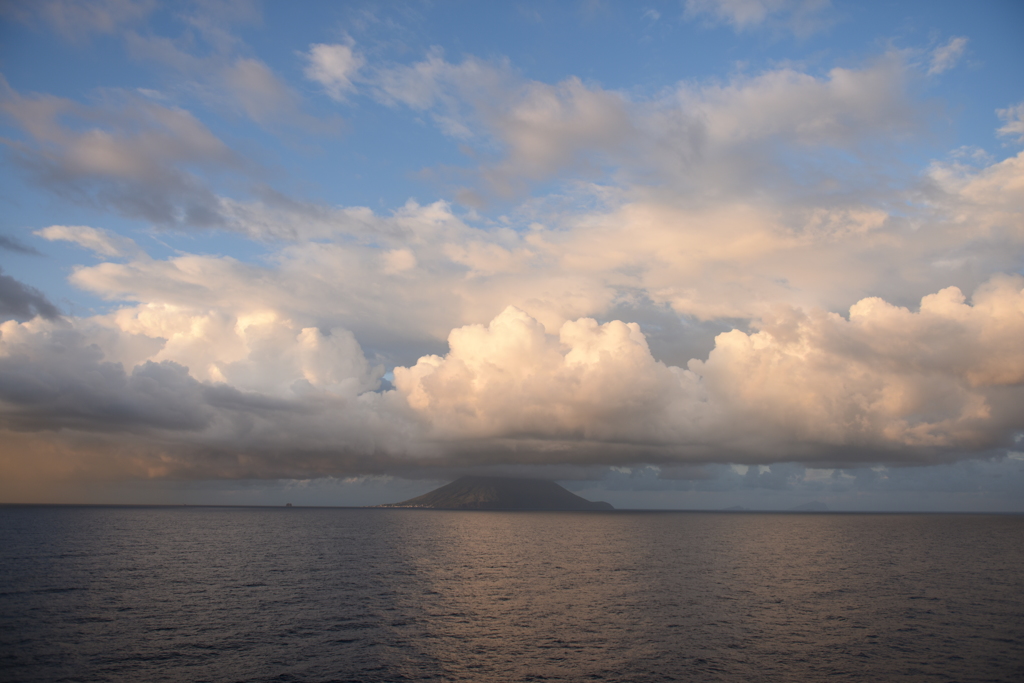 雲に沈む