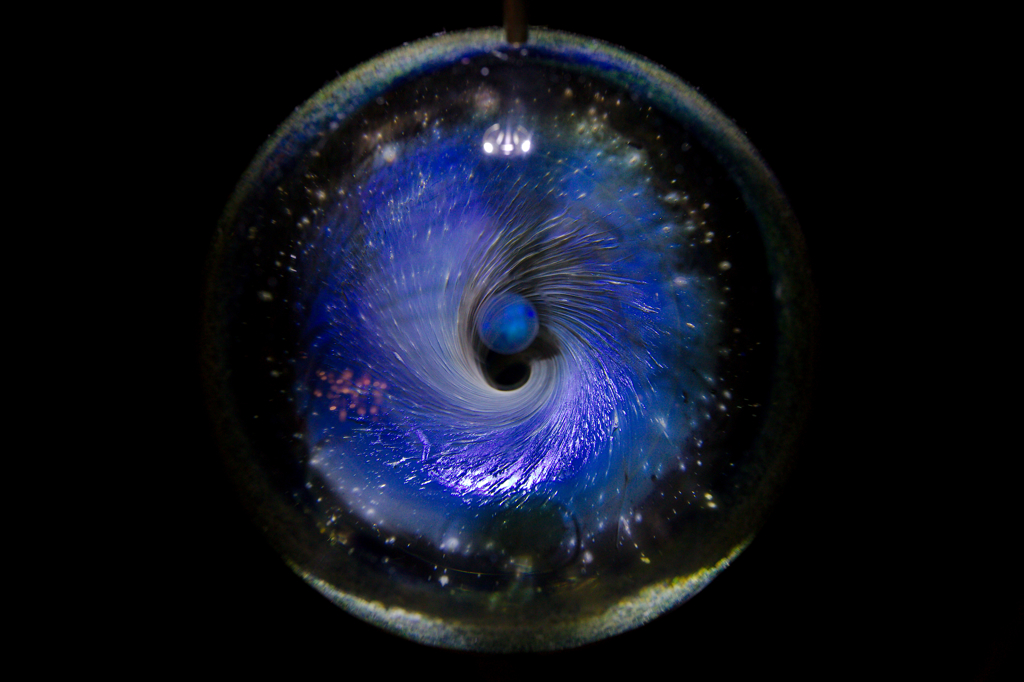 Black Hole－呑み込まれる地球