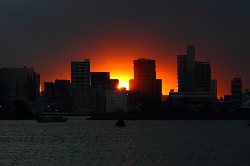 円く萌えた、お台場の夕陽。