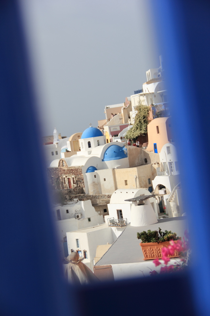 青い屋根、白い壁