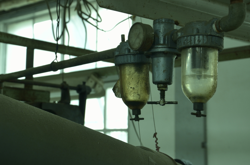 mechanism works