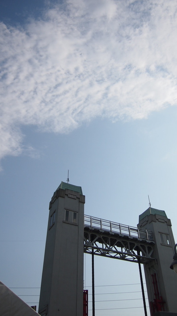 空と水門