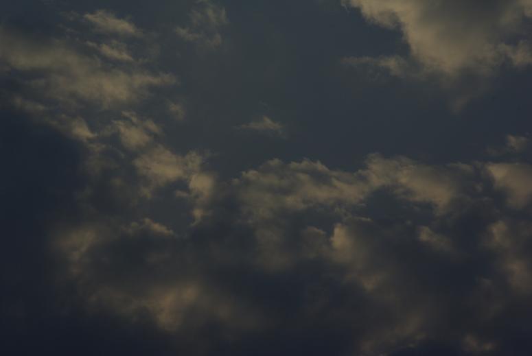 雲の向こうの太陽