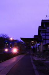 木津温泉駅出発