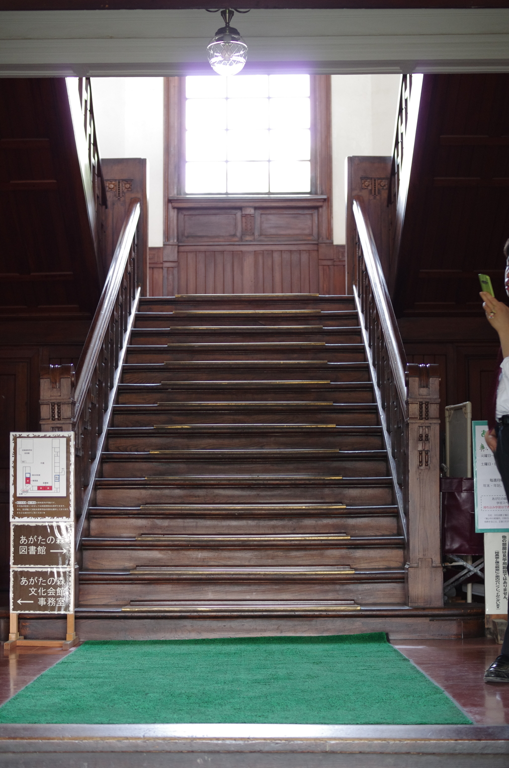 旧制松本高等学校　階段