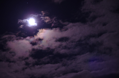 雲と夜と月