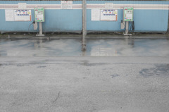 雨の洗車場