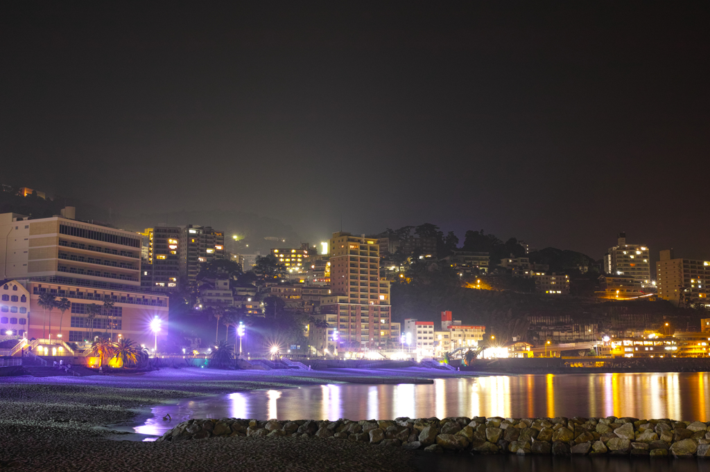 熱海の夜