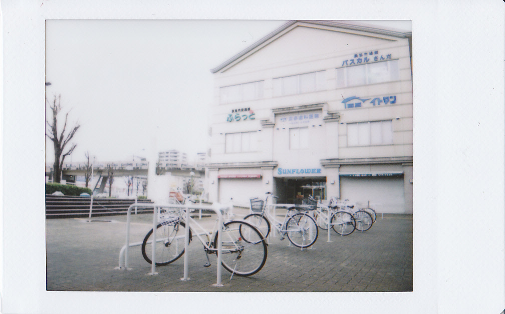 朝の自転車置き場