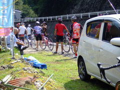 行列のできる休憩所。