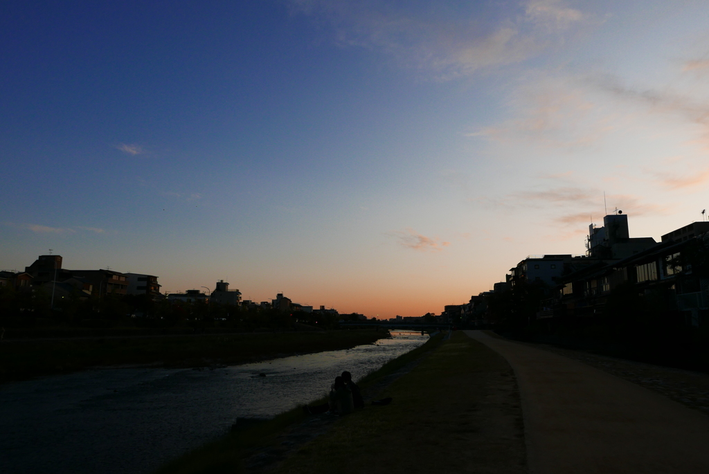 鴨川の夕暮れ