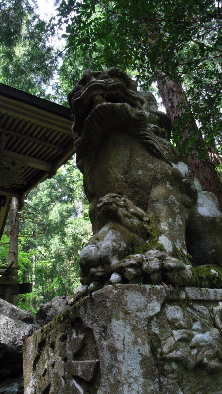 山の狛犬