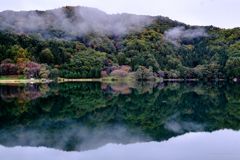 秋の中綱湖
