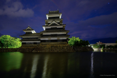 国宝松本城と夜の虹